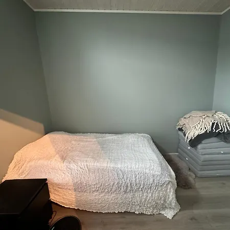 Ferienhaus Terraced House With Carport And Sunny Outdoor Areas - 7 Min From Ons *