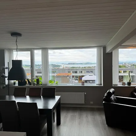 Prázdninový dům Terraced House With Carport And Sunny Outdoor Areas - 7 Min From Ons Stavanger